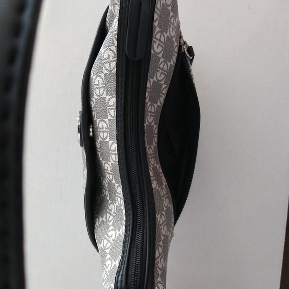 Giani Bernini Gray White Black Trim Handbag - Picture 6 of 16